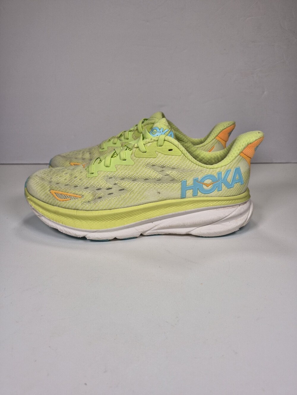 Hoka One One Clifton 9 Shoes Women Sz 8.5B 1127896 LCS Lettuce/Solar Flare color